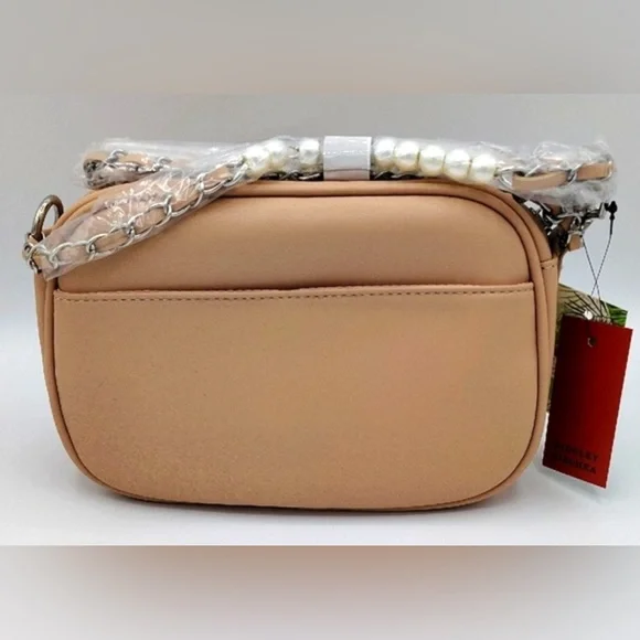 New Badgley Mischka Pink Quilted Camera Crossbody Bag - Picture 3 of 3